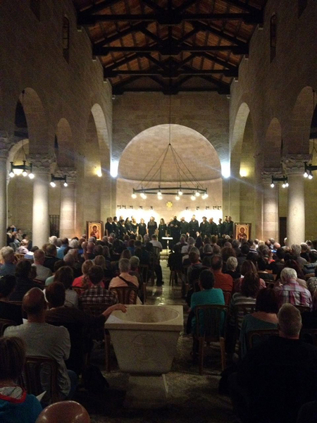 Benefizkonzert des Gary Bertini Israeli Choir in Tabgha.