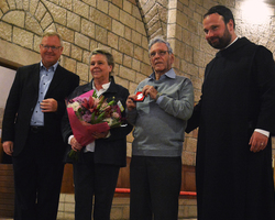 Amos Oz mit Pater Markus, Prof. Lenzen und Pater Nikodemus.