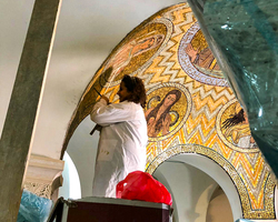 Arbeiten am Mosaik der kleinen Kuppel (15. November 2018).