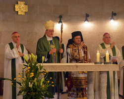 Gemeinsamer Schluss-Segen der konzelebrierenden Bischöfe: Erzbischof Lazzarotto, Kardinal Woelki, Erzbischof Barcouni, Weihbischof Marcuzzo.