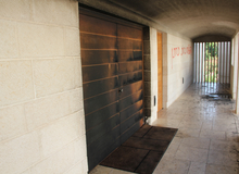 Blick in den Gang vor dem Kloster
