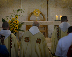 Dankvesper in der Brotvermehrungskirche.