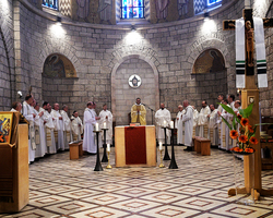 Primizmesse: Liturgischer Einzug und Eröffnung.