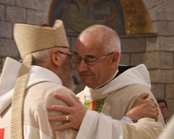 Friedensgruß: Pater Zacharias.