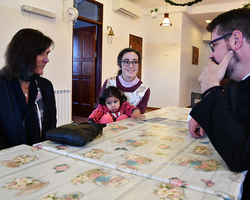 Volontärin Luise und Bruder Natanael im Hogar Niño Dios.