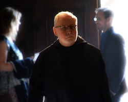 Bruder Thomas im Eingang der Dormitio-Basilika.