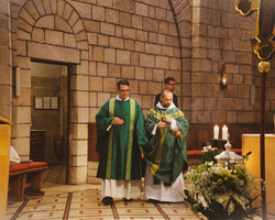 Klosterprimiz von Pater Josef: Altarinzens (Foto: Merle Karpenstein).