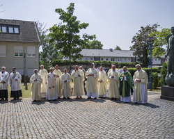 Primiz von Pater Josef in Dormagen und Gemeindefest (Foto: Hans-Rolf Conrad).