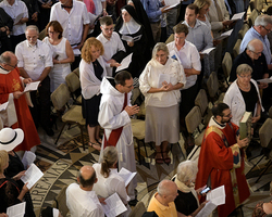 Der Weihegottesdienst: Liturgischer Einzug und Eröffnung.