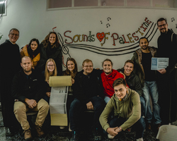 10.000 Euro Spenden aus der Weihnachtsaktion gingen an 'Sounds of Palestine'.