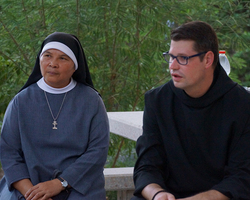 Sister Felicity und Bruder Natanael