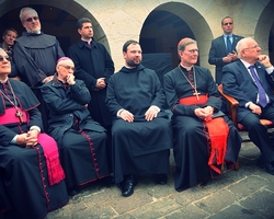 Prior-Adminstrator Nikodemus und einige der geladenen Festgäste.