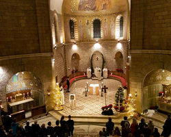 In der Weihnachtsnacht in der Dormitio-Basilika.