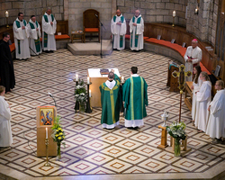 Klosterprimiz von Pater Josef (Foto: Kathy Saphir).