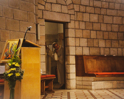 Vor der Klosterprimiz in der Dormitio (Foto: Merle Karpenstein).