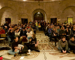 In der Weihnachtsnacht in der Dormitio-Basilika.